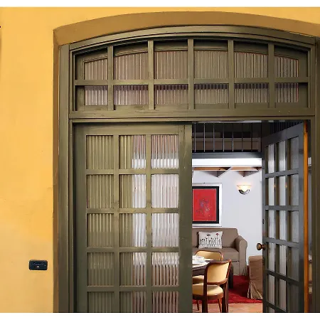 Raphael Close Pantheon * Рим